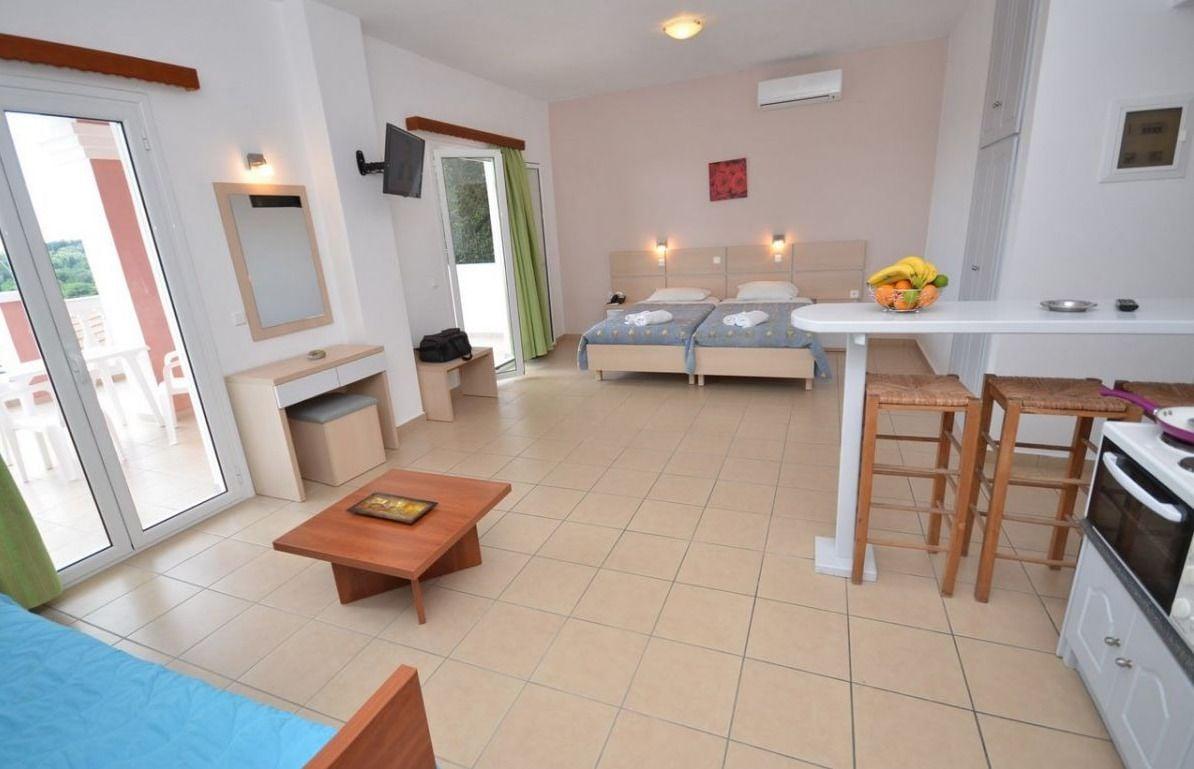 Paradiso Apartments Ýpsos Eksteriør billede