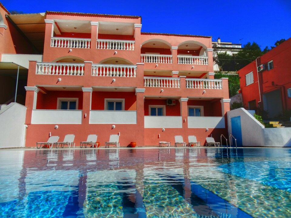 Paradiso Apartments Ýpsos Eksteriør billede