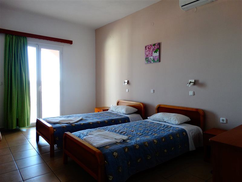 Paradiso Apartments Ýpsos Eksteriør billede